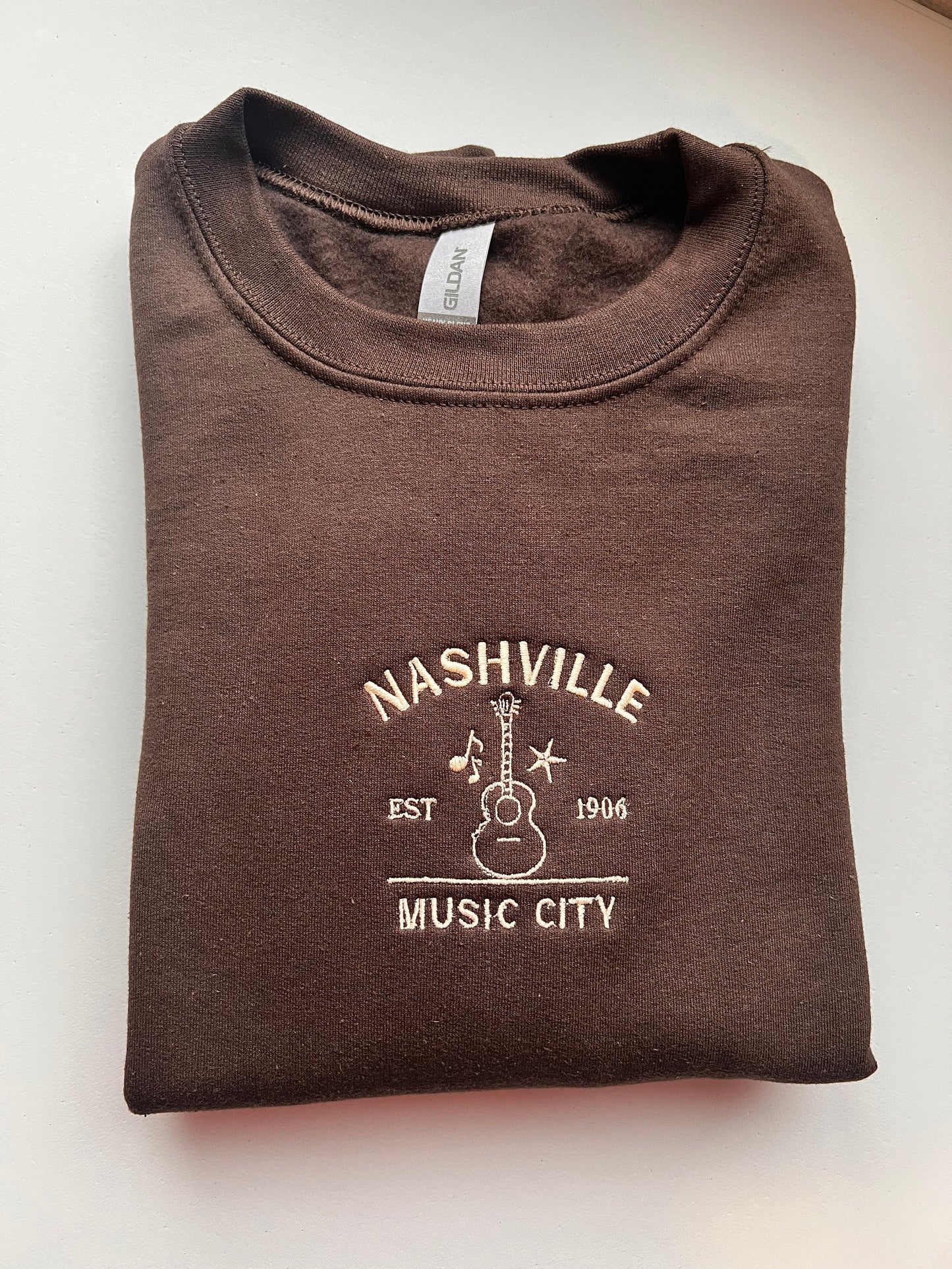 nashville embroidered crewneck